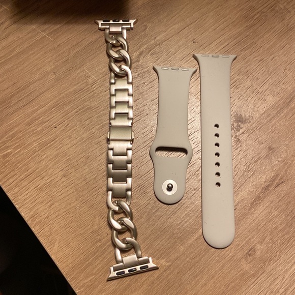 ⭐️BUNDLE⌚️Apple Watch Series 7 [GPS 41mm] in Starlight w/ 6 bands - Picture 8 of 13